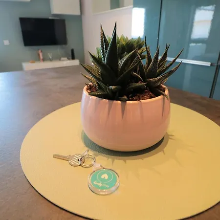 Lovelystay - Mariana's Blue Apartment